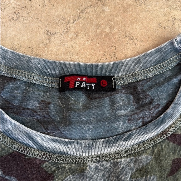 T Party Fashion Green and Gray Short Sleeve Tee with Peace Graphic - Picture 2 of 3